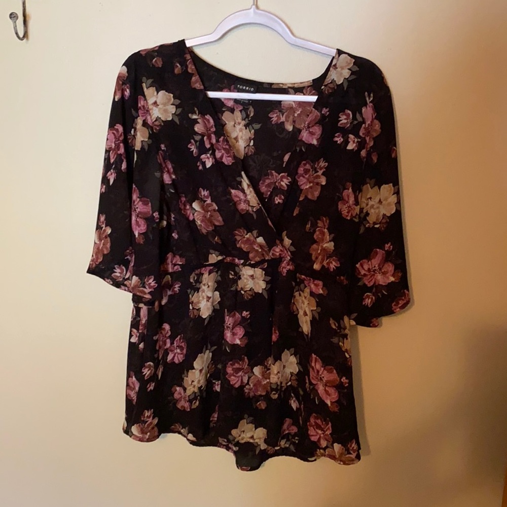 Torrid floral blouse